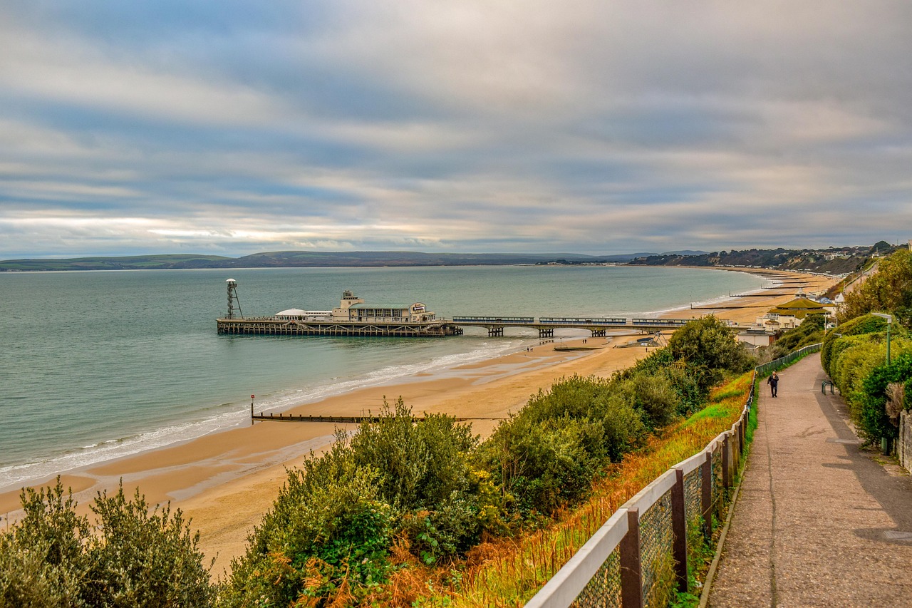 Top 10 Free Things to Do in Bournemouth in 2025 | Beaches, Gardens & Coastal Walks