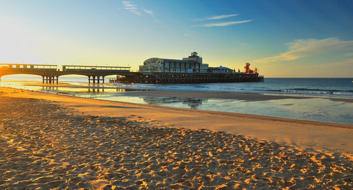 where to stay in Bournemouth www.traveleasyworld.com