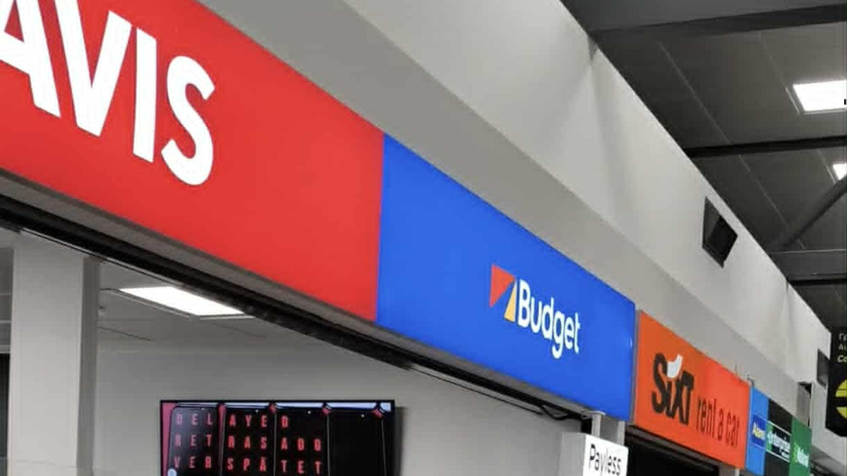 renting a car in Corfu, travelesyworld